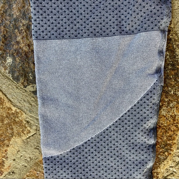 ABS2B. Size Small. - Picture 3 of 6